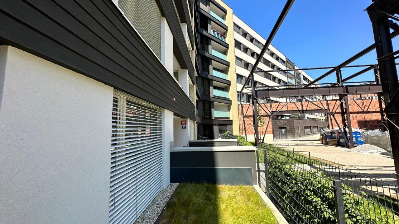 Holesovice Delight: Modern Comfort With A Twist In 7 Apartmán
