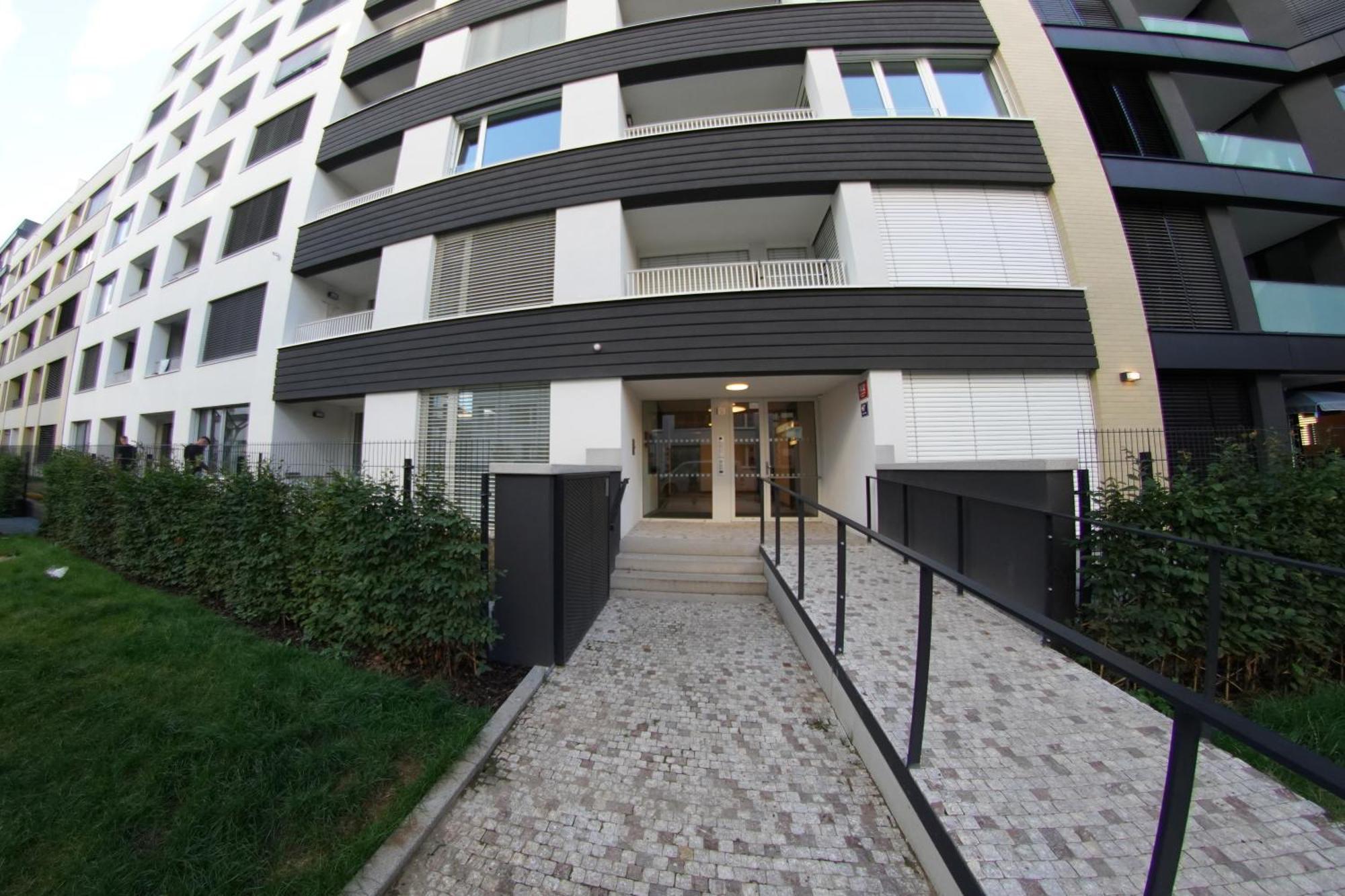 Apartmán Holesovice Delight: Modern Comfort With A Twist In 7